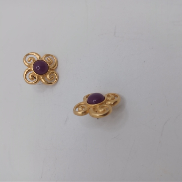 Vintage SG Gold Tone Earrings - Picture 2 of 4